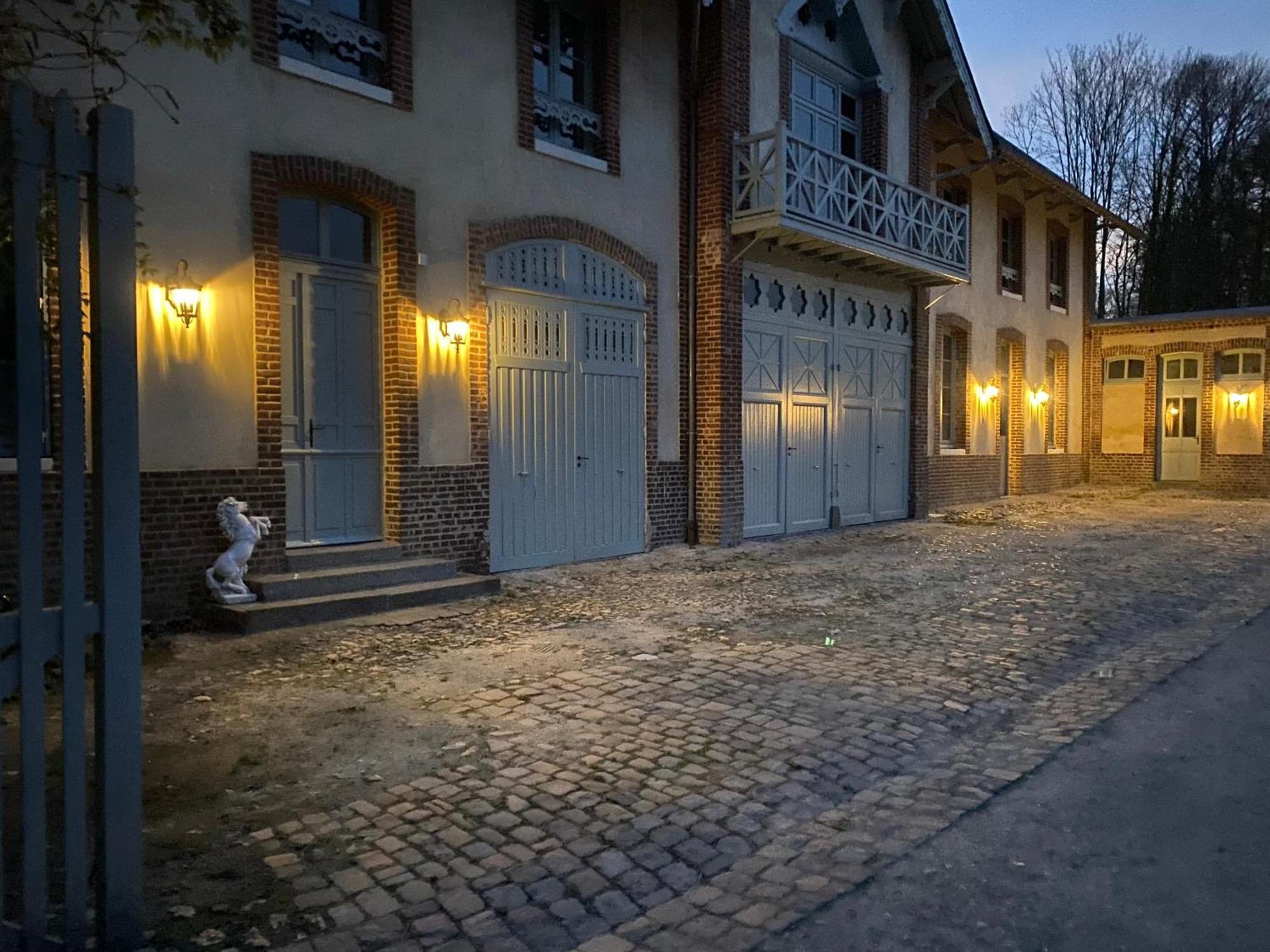 La Maison Du Cavalier, Chateau De Lavenue Pierrefitte-en-Auge Exterior foto